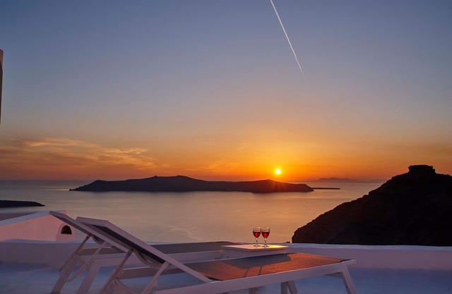 Nautilus,3 bedroom character villa with outdoors jacuzzi and fantastic sea views