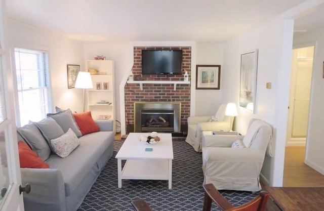 Near Beach and Bike Trail, Pet friendly, AC, WiFi