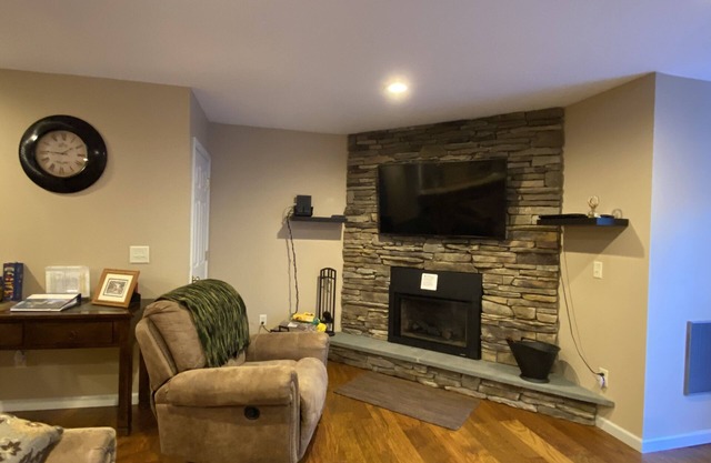 Near Hunter and Windham ski resorts. Crystal Pond town house, 4BR & 3.5 bath