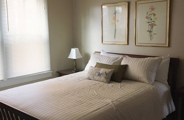 Near Oakland, DT, Monroeville,Traditional decor, Off-Street parking, US OPEN 532