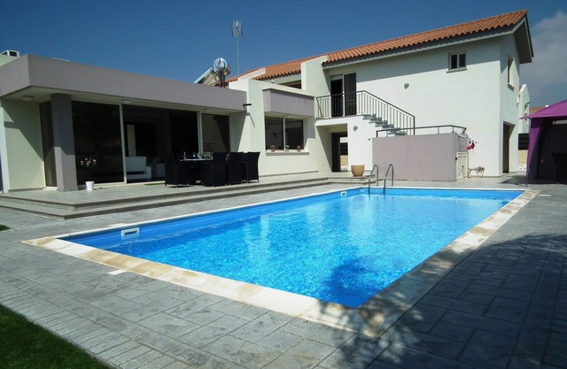 NEAR THE BEACH LUXURY VILLA WITH PRIVATE POOL