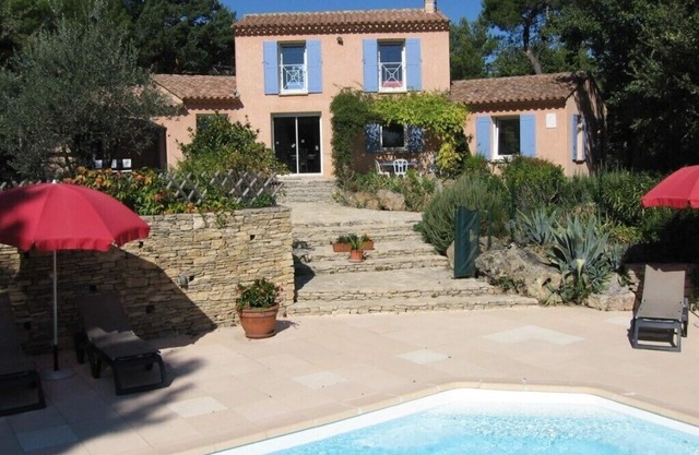 Near Vaison la Romaine 4* heated pool villa overlooking Mont Ventoux