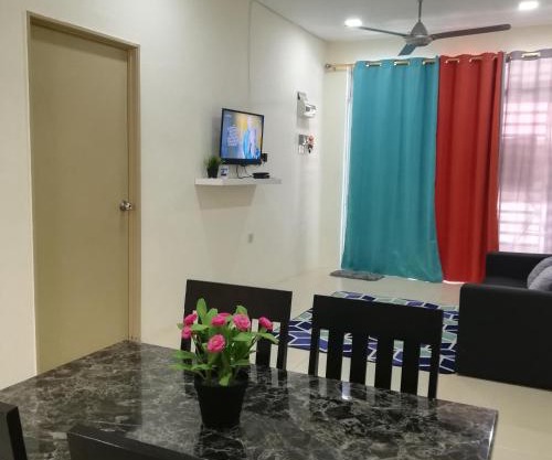 Neesa Homestay Bukit Gambang-Muslim