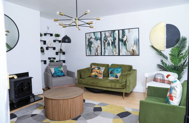 Entire 3Bed in Greater Manchester| Fast Wi-Fi, Garden & Free Parking.