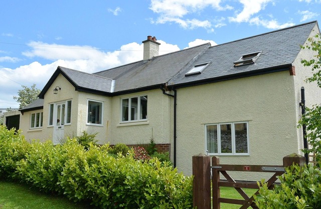 Nestled In Northumbrian Village Of Otterburn w/Sun Lounge To Patio & Garden