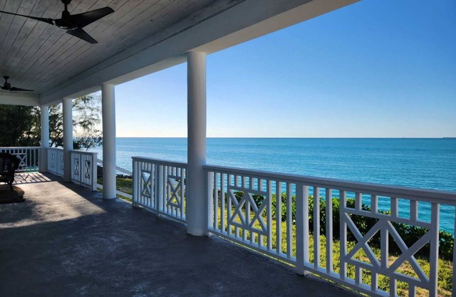 New 3-bed oceanview villa, Black Point, Exuma near Staniel, AC, Wifi boat access