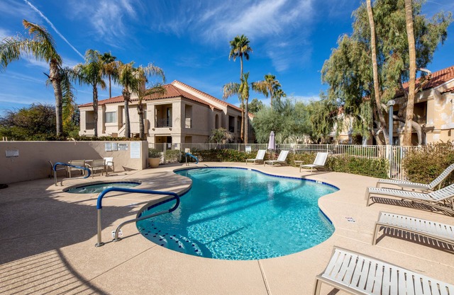 *NEW* Beautiful Racquet Club Condo
