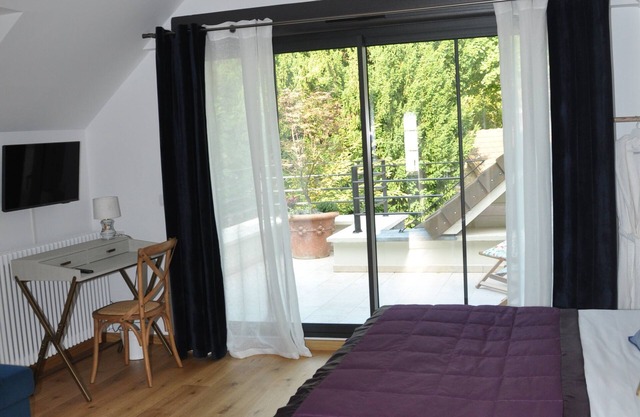 New - Bed and Breakfast and rooftop - center of L'isle Adam - Le clos de l'Isle