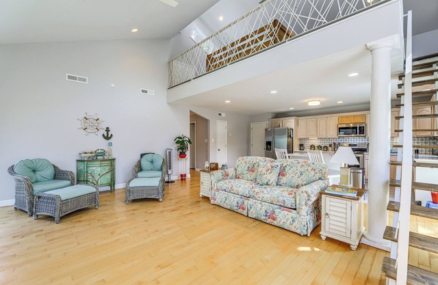 New Bern Home w/Water View ~ 6 Mi to Downtown!