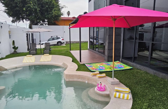 New! Casa Colibrí: Swimming pool and garden with games. Ideal for families