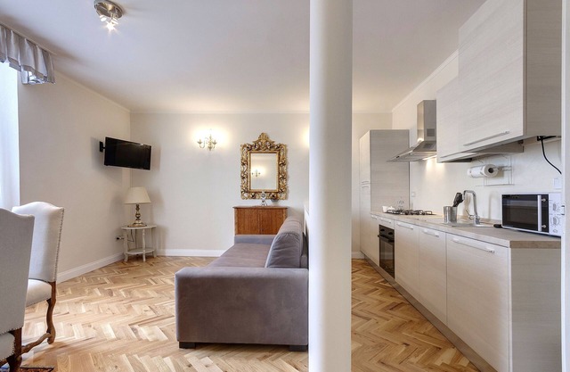 New Entry F Boutique Apartment II -Denise's luxury apartment in the Heart of F