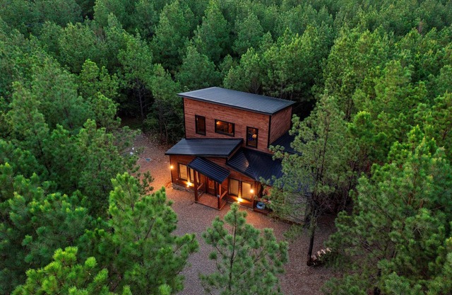 New! Family Getaway with Spa, Firepit & Retro Arcade