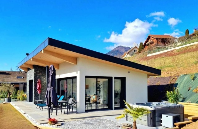 New, independent house for 2 people with panoramic view of the Bauges Massif