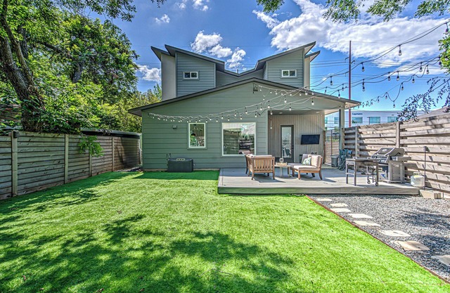 NEW Listing ! East Austin Home W/Pool & Patio