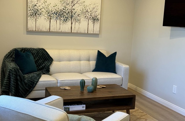 New Modern 1 Bedroom Casita in Unique Kensington