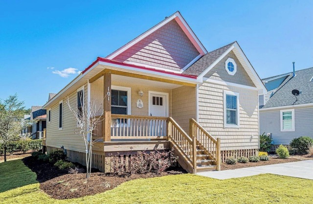 New Outer Banks Golf Cottage