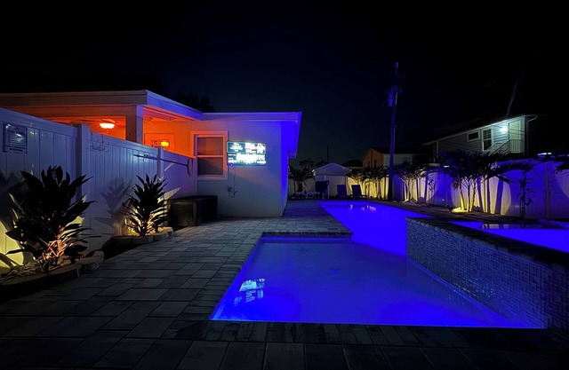 🌴New Pool, Outdoor TV-Modern Upgrades-Coconut Villa🥥