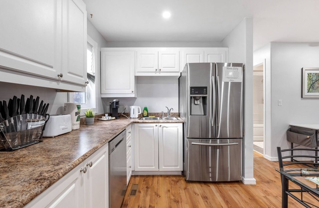 New Renovated Home With Jacuzzi