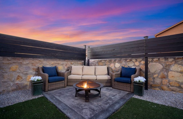 * New Spacious 4 BED 3bath Home W/Beautiful Yard/Fire Pit/Grill/Gym/PingPong*