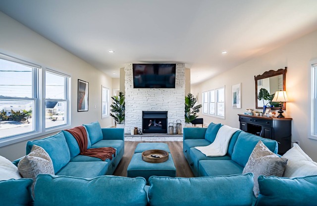 New Construction, Family Friendly, Waterfront!