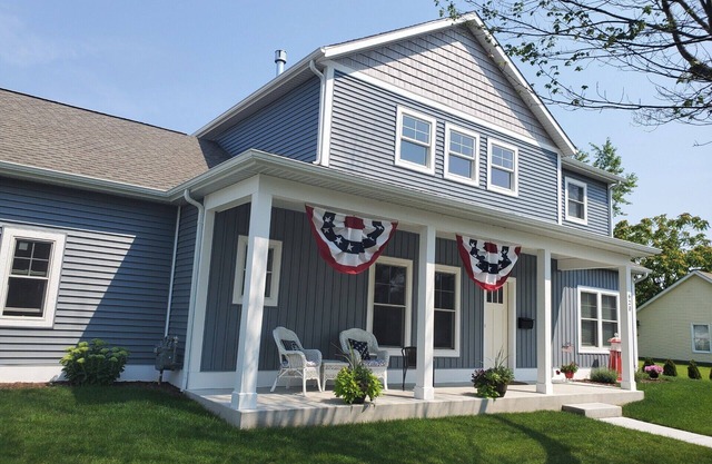 Newer home in downtown Grand Haven come and enjoy summer in coast guard city USA