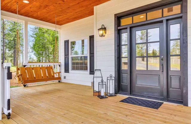 Newly built ,6 acre modern farmhouse. A peaceful getaway for any occasion.