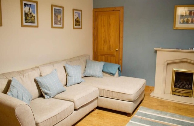 Newly Refurbed Home with Free Parking