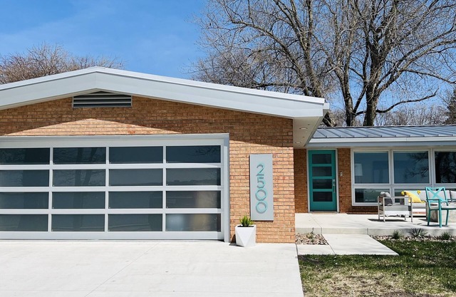 Newly remodeled Mid-Century Modern with a view!
