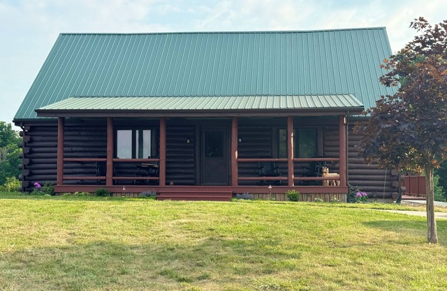 Newly Renovated Cabin Sleeps 12 Comfortably!