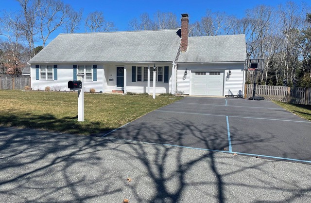 Newly renovated Cape rental, fenced in backyard! Pet-friendly!