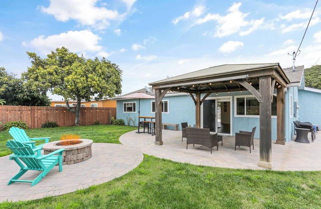 Newly Renovated, Fire Pit, Huge Yard, Pets OK