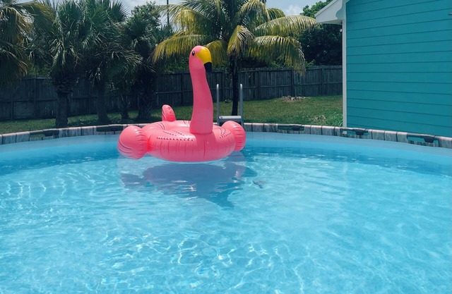 Newly renovated home with Kayaks + Pool