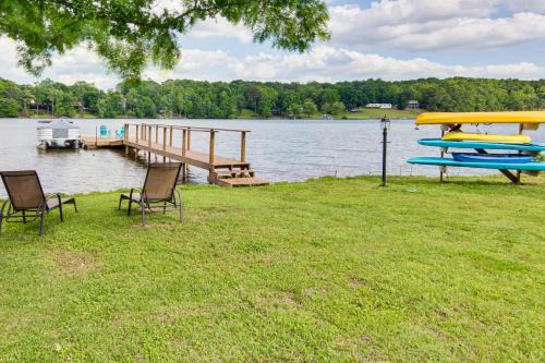 Newly Renovated Lake Bowen Home with Game Room!