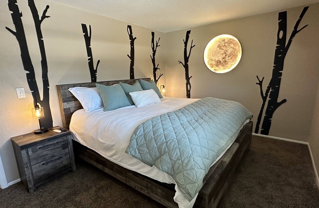 Newly Renovated ski themed home with brand new furniture