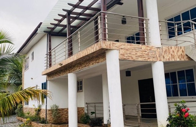Nice 4 BR Hse in Accra - Ashongman Estates