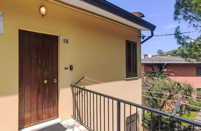Nice apartment for 4 people with A/C, TV, patio and parking