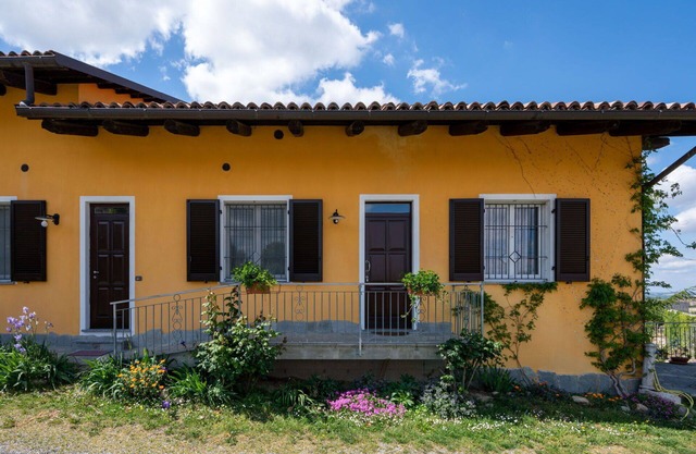 Nice apartment for 2 guests with A/C, pool, WIFI, terrace, pets allowed, panoramic view and park.