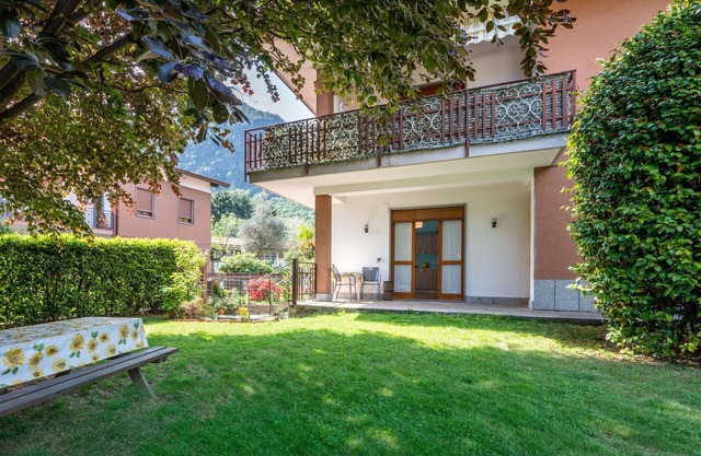 Nice apartment for 2 guests with WIFI, TV, patio, pets allowed and parking