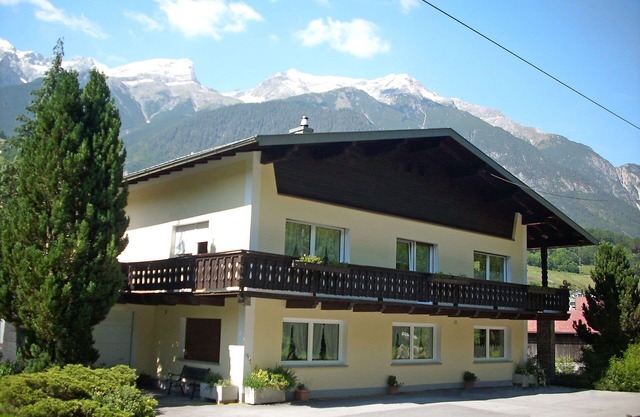 Nice apartment for 4 guests with WIFI, TV, patio, pets allowed, panoramic view and parking