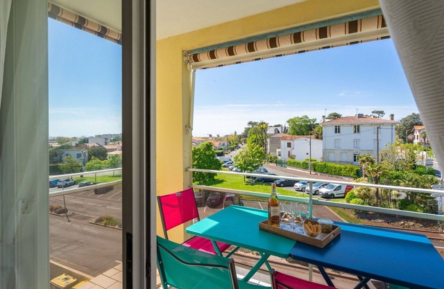Nice apartment for 4 people with WIFI, TV, balcony and pets allowed