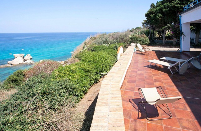 Nice apartment for 5 people with patio, pets allowed and parking