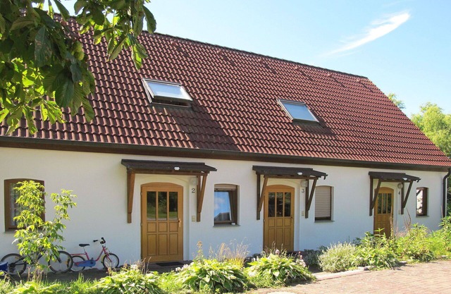 Nice apartment for 4 people with TV, pets allowed and parking