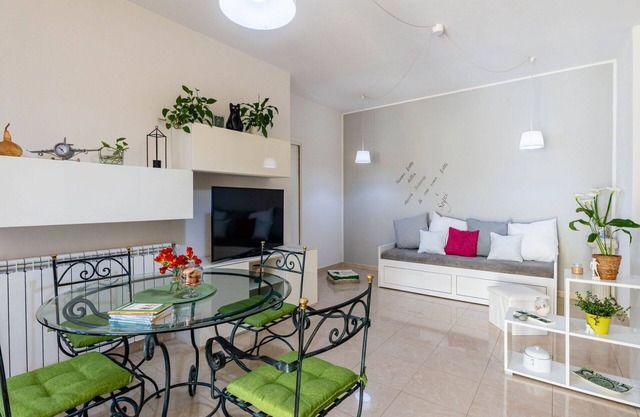 Nice apartment for 4 guests with WIFI, TV, balcony, pets allowed and parking