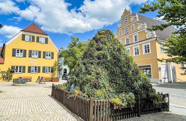 Nice apartment in villa for 4 guests with WIFI, A/C, TV, terrace, pets allowed and parking