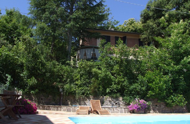 Nice apartment with terrace on the ground floor of a small villa. E.