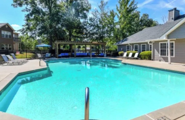 Nice condo with parking on site
