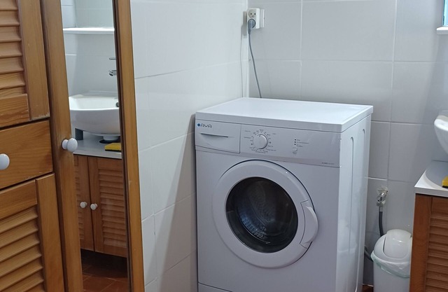 Nice, functional air-conditioned apartment, close to the voie verte and PAL, 30 minutes away.