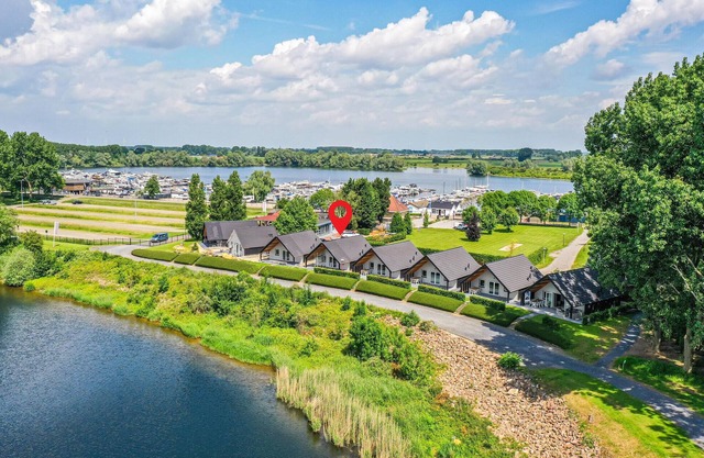 Nice home in Kerkdriel with WiFi