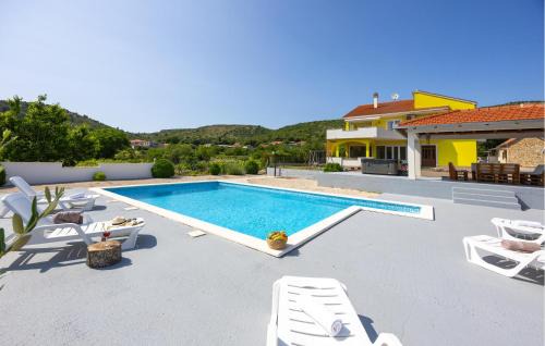 Nice Home In Primorski Dolac With Sauna
