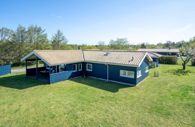 Nice home in Skælskør with sauna